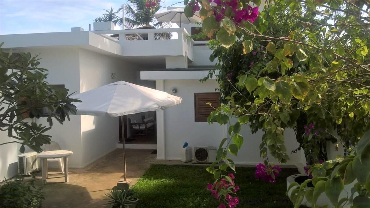 Hotel La Maison Blanche Assinie Exterior foto